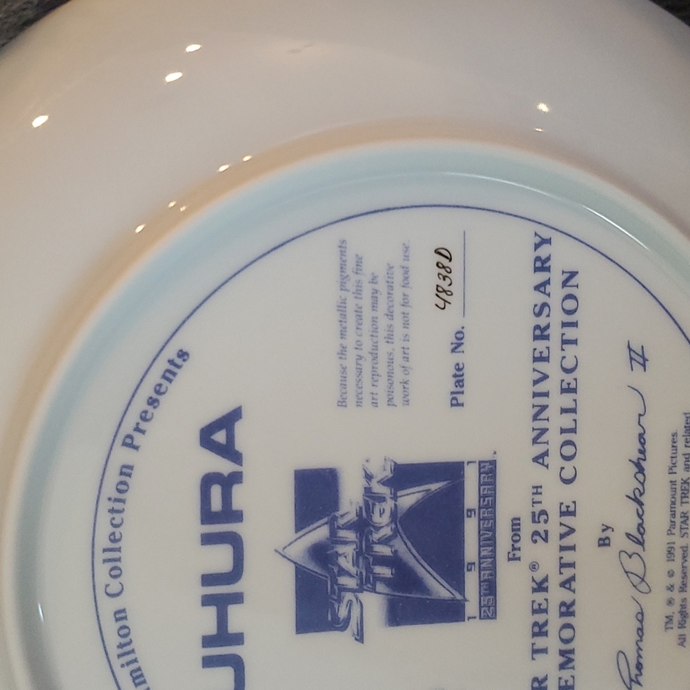 Hamilton Collection Star Trek "UHURA" Plate - Picture 3 of 5